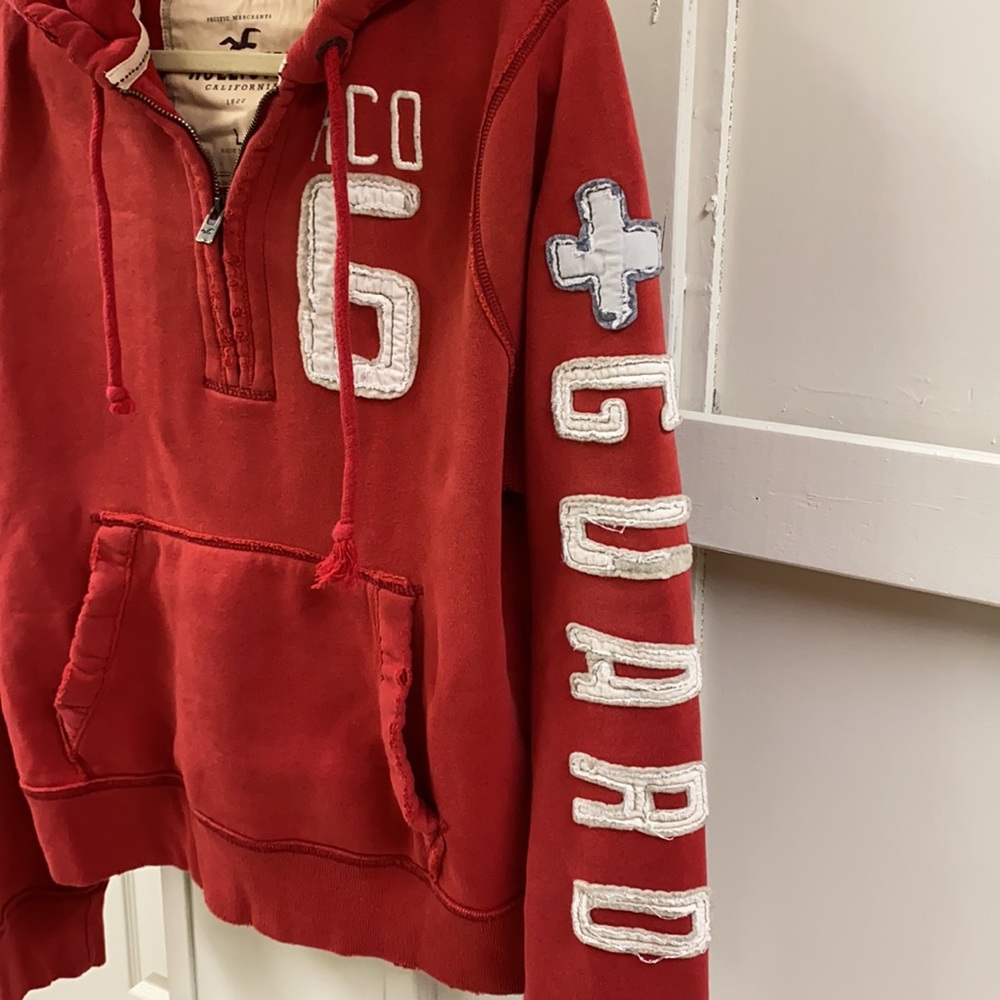 throwback Hollister sweatshirt